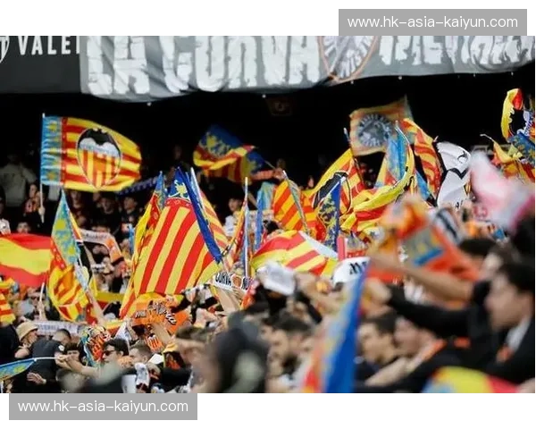 西超杯微博热议：西甲豪门激情对决，球迷狂热讨论